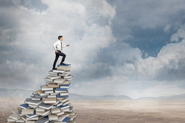 女生成考大专学什么专业好 怎么选择