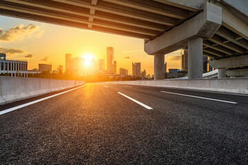 企业做决策要考虑什么