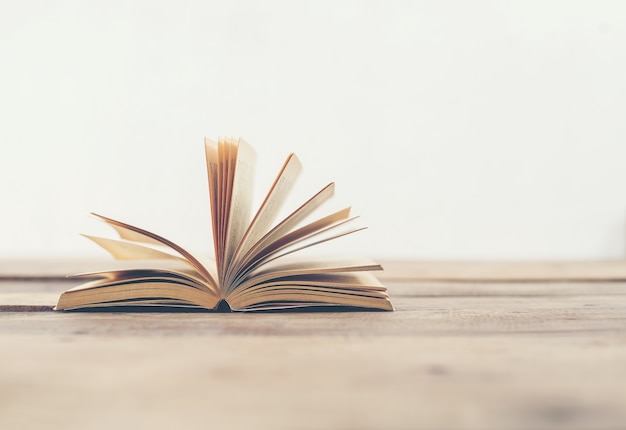 巫师3二周目鼠李草怎么扔