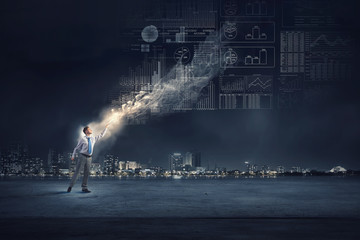 女生成考大专学什么专业好 怎么选择